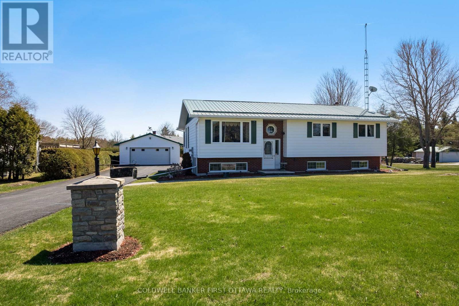 117 PERTH ROAD, Beckwith, Ontario