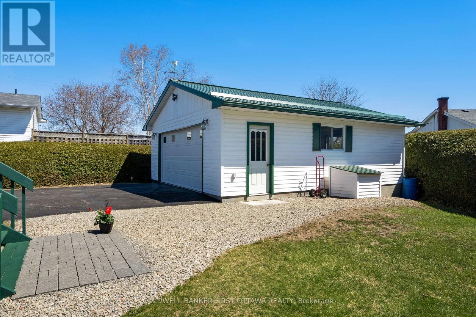 117 Perth Road, Beckwith, Ontario  K7A 0K3 - Photo 3 - X12720816