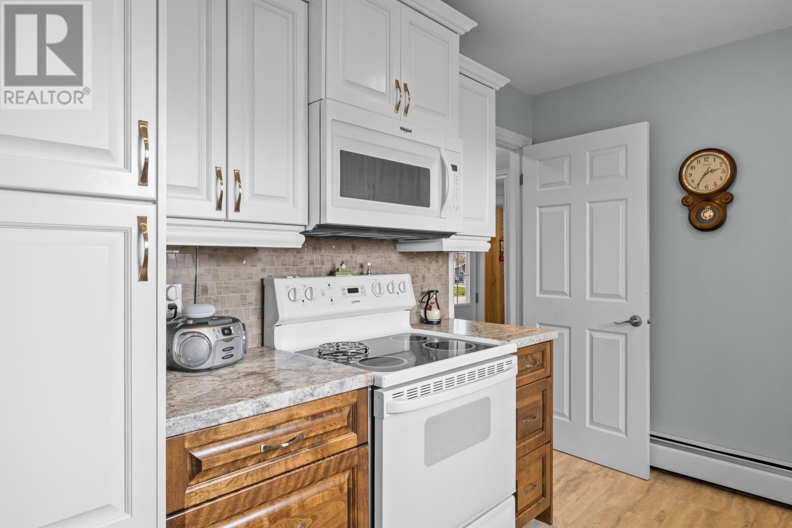 32 Eliot Drive, Cornwall, Prince Edward Island  C0A 1H0 - Photo 7 - 202609336