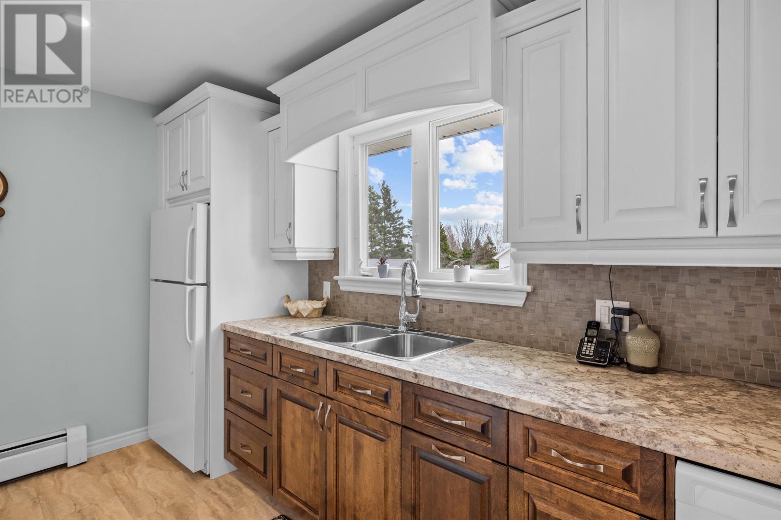 32 Eliot Drive, Cornwall, Prince Edward Island  C0A 1H0 - Photo 8 - 202609336