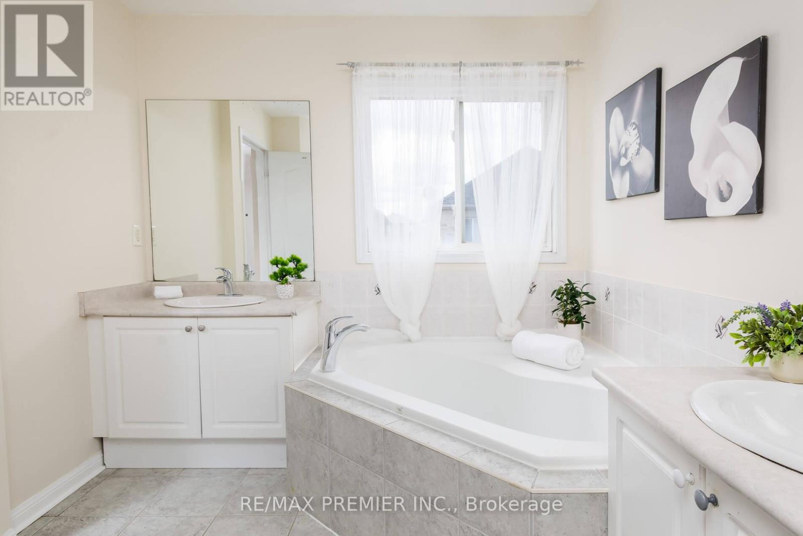 140 Dolce Crescent, Vaughan, Ontario  L4H 3C7 - Photo 30 - N13068984