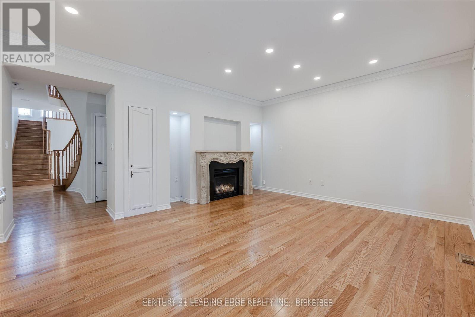 193 Tigertail Crescent, Bradford West Gwillimbury, Ontario  L3Z 2A5 - Photo 13 - N13069046