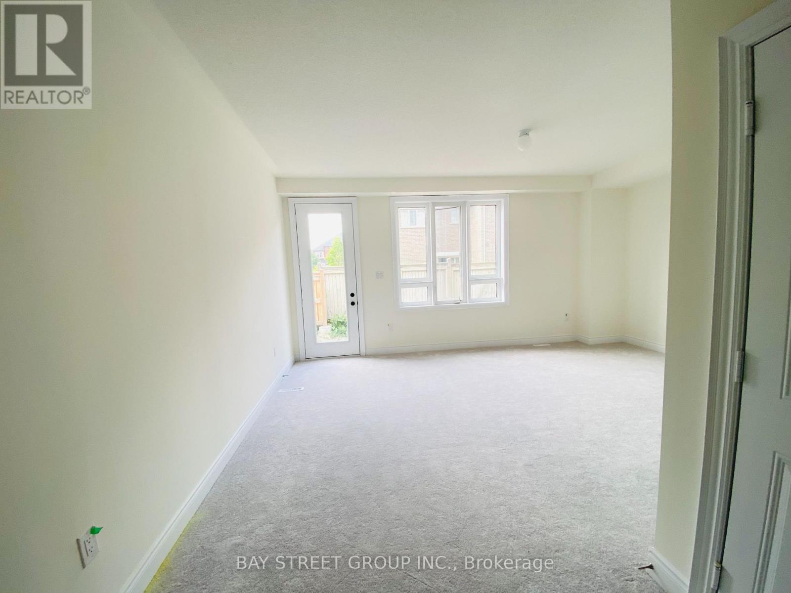 255 Tennant Circle, Vaughan, Ontario  L4H 5L3 - Photo 3 - N13069142
