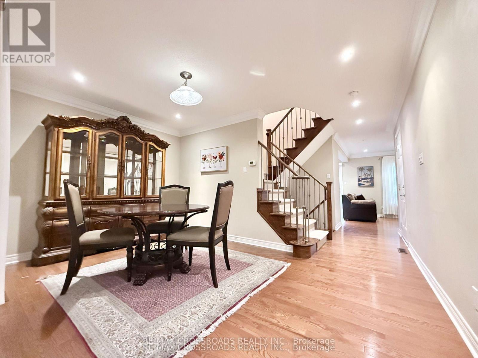 158 Gail Parks Crescent, Newmarket, Ontario  L3X 3C1 - Photo 3 - N13069406