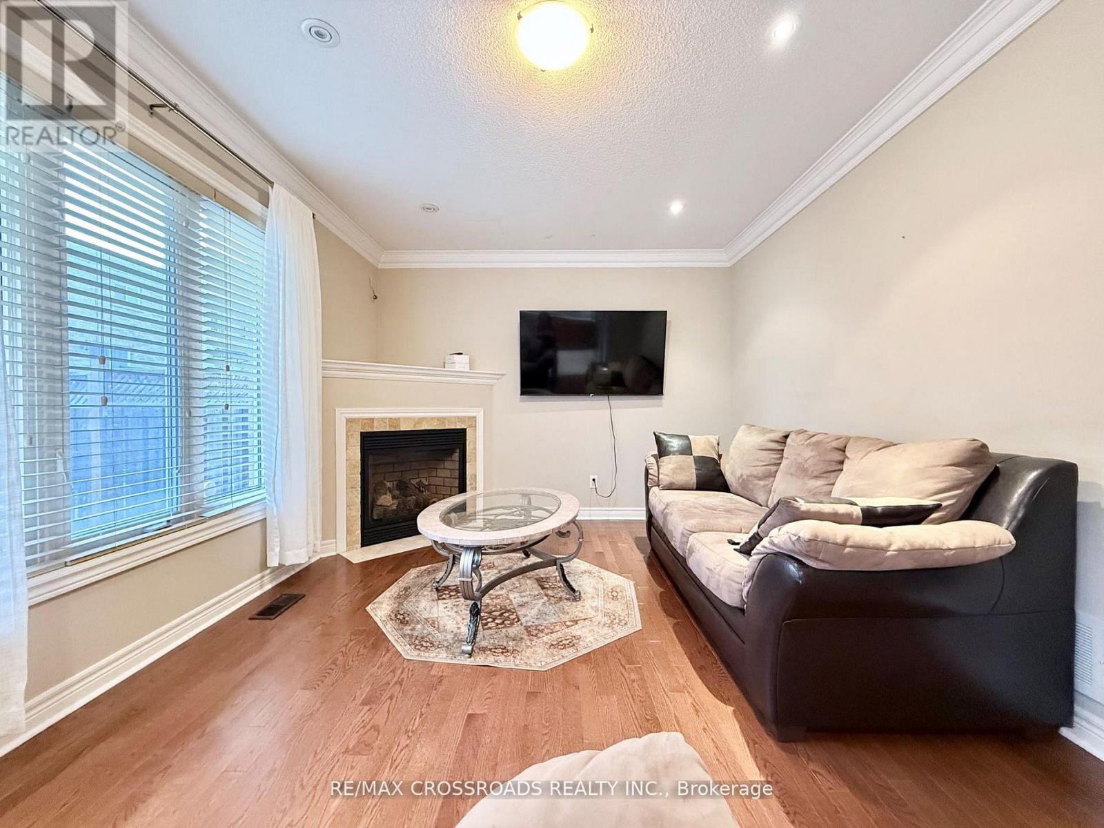 158 Gail Parks Crescent, Newmarket, Ontario  L3X 3C1 - Photo 6 - N13069406