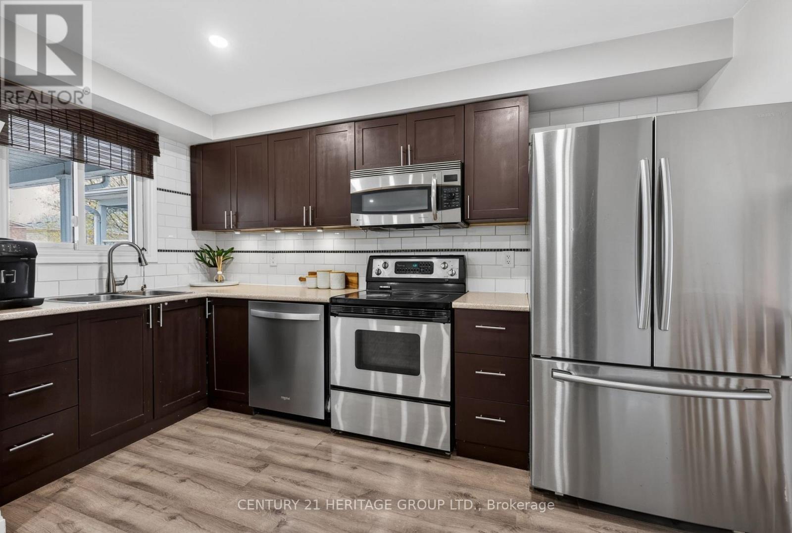27 Longview Drive, Bradford West Gwillimbury, Ontario  L3Z 2H4 - Photo 5 - N13069438