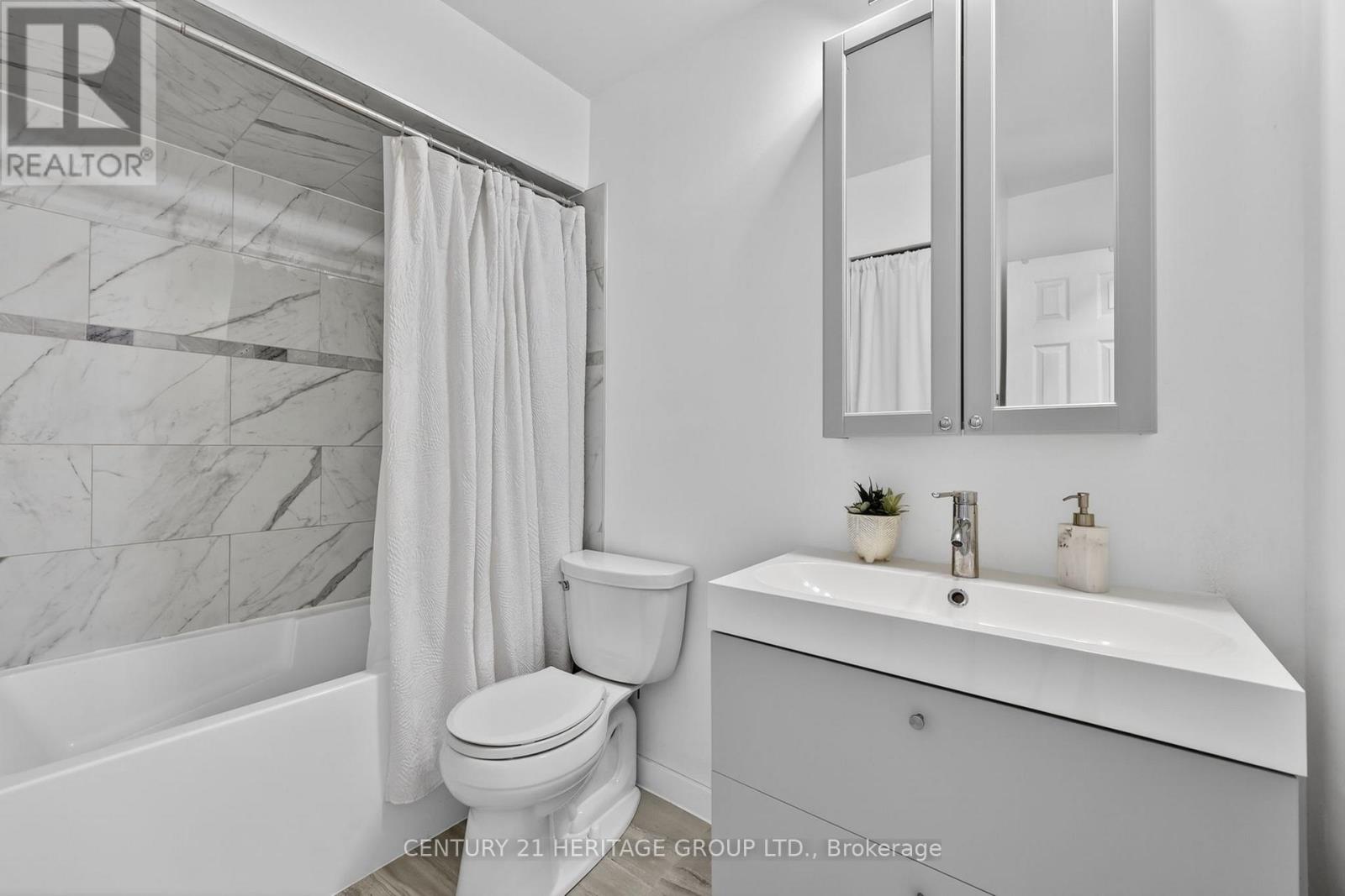 27 Longview Drive, Bradford West Gwillimbury, Ontario  L3Z 2H4 - Photo 6 - N13069438