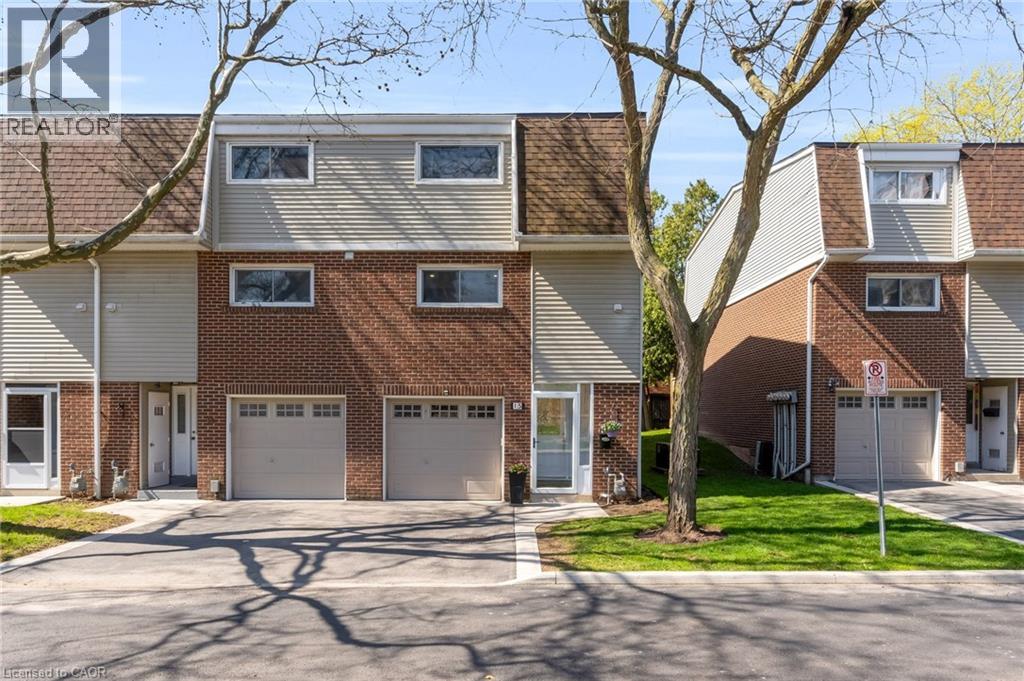 960 WARWICK Court Unit# 15, Burlington, Ontario
