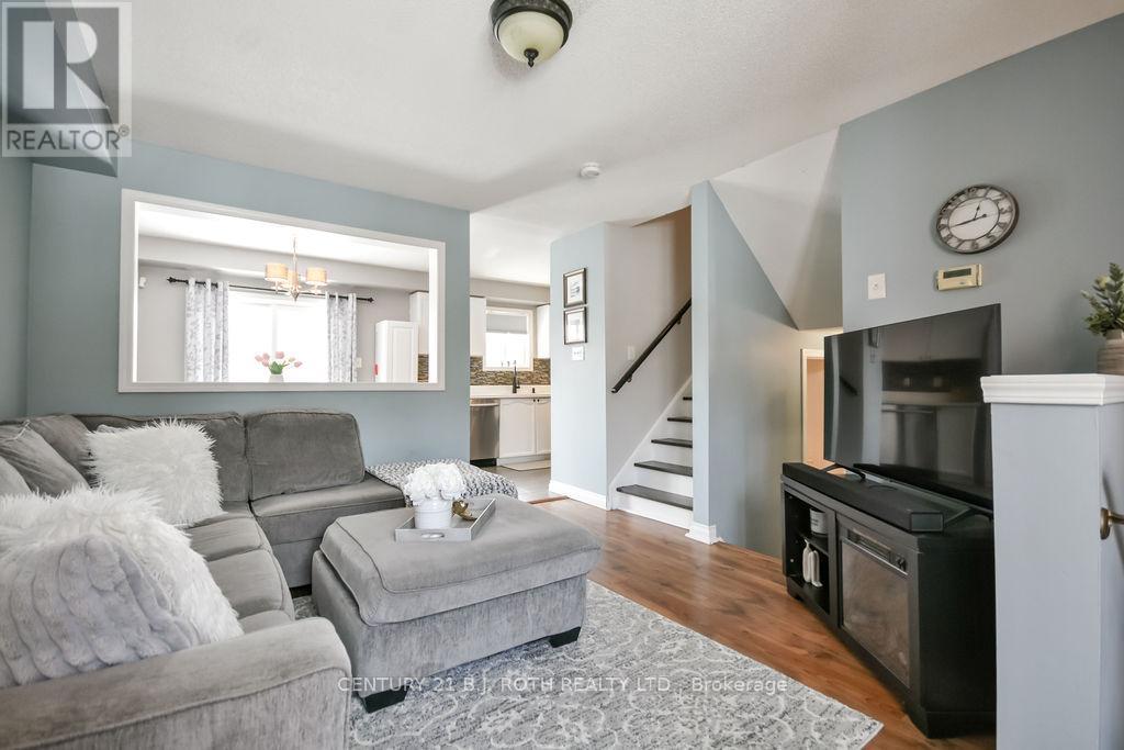 35 Hawthorne Crescent, Barrie (Ardagh), Ontario  L4N 9Y7 - Photo 4 - S13069112