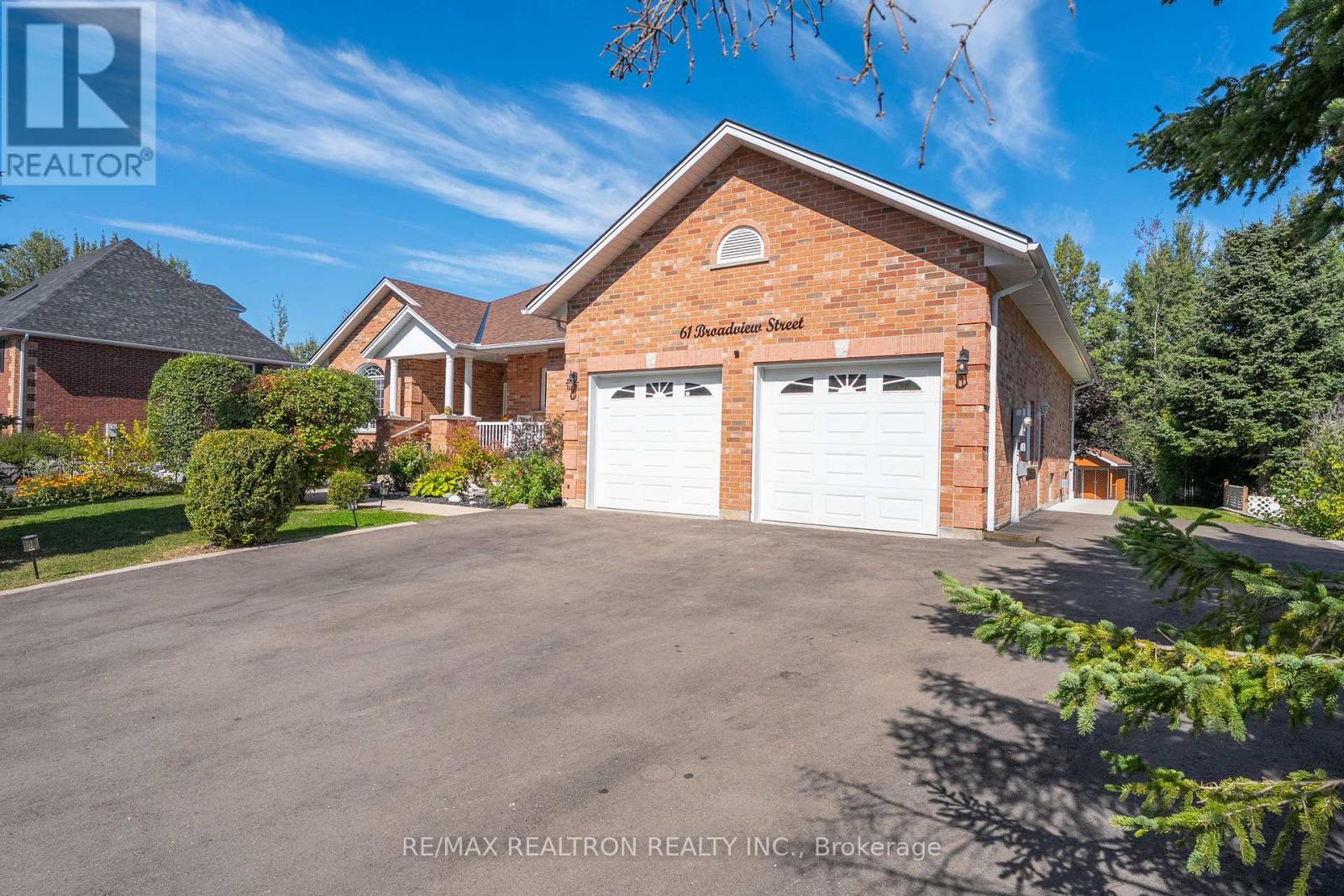 61 Broadview Street, Collingwood, Ontario  L9Y 0X2 - Photo 1 - S13069156