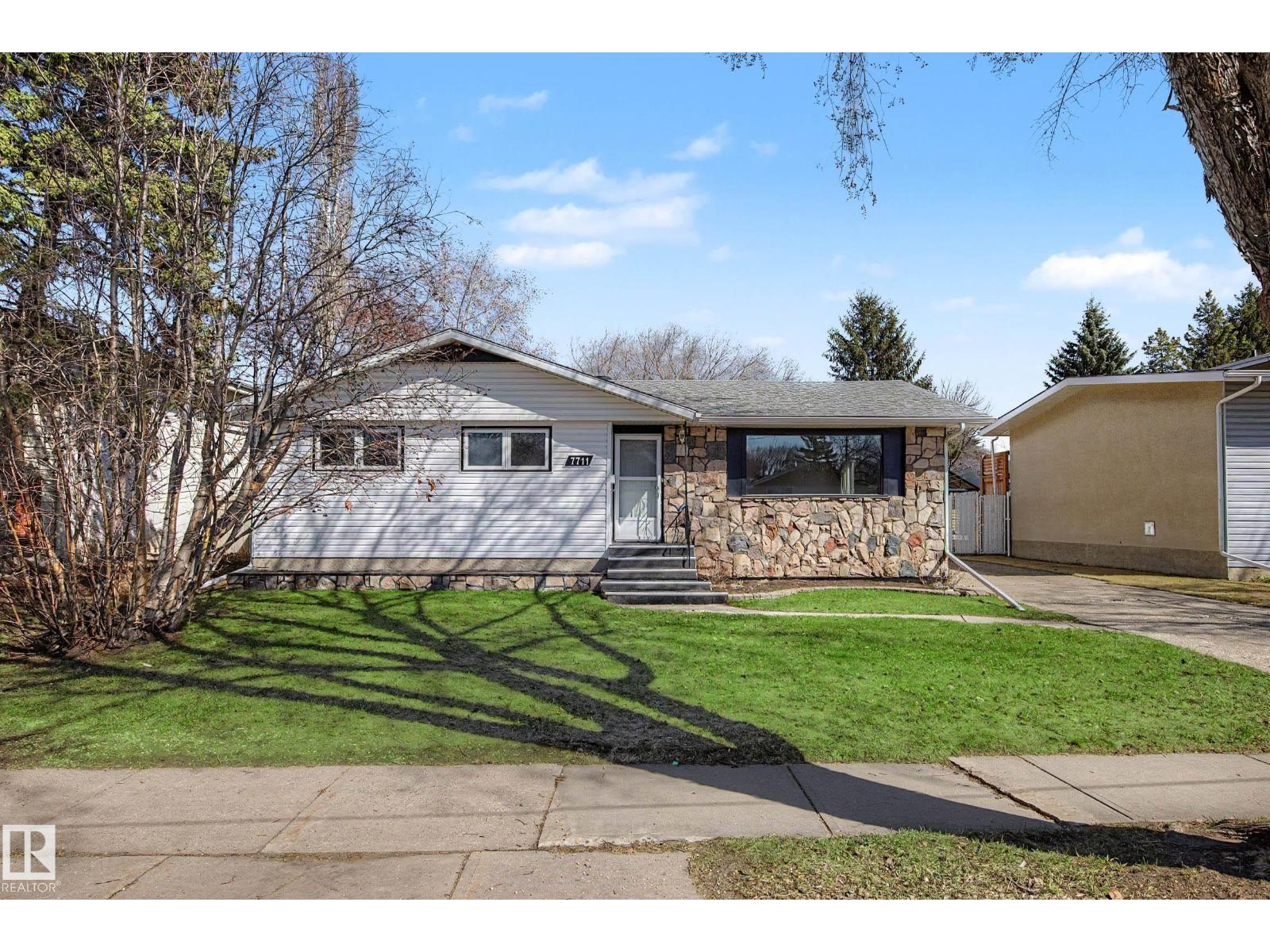 7711 156 St Nw, Edmonton, Alberta  T5R 1X6 - Photo 1 - E4485172