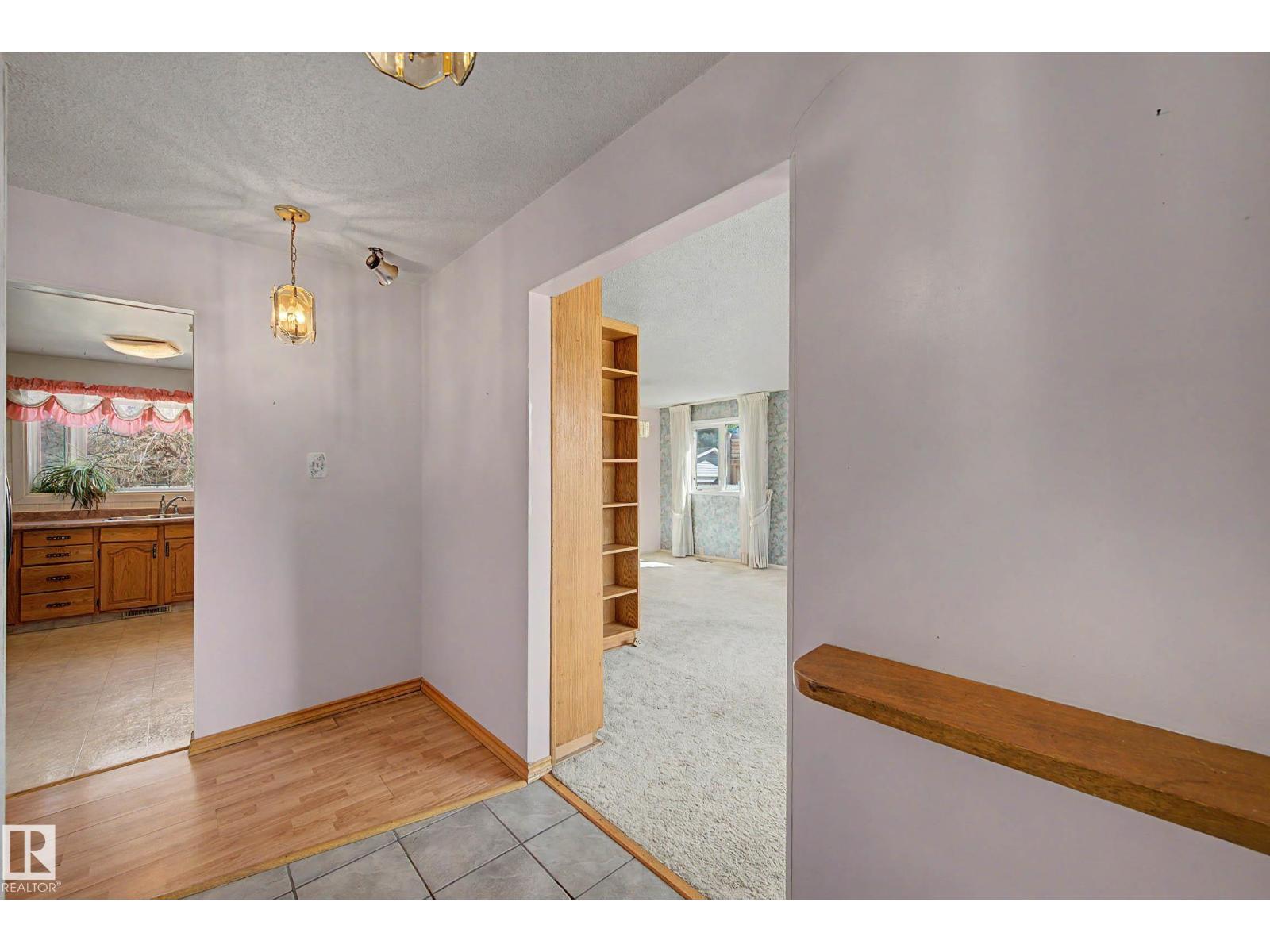 7711 156 St Nw, Edmonton, Alberta  T5R 1X6 - Photo 3 - E4485172