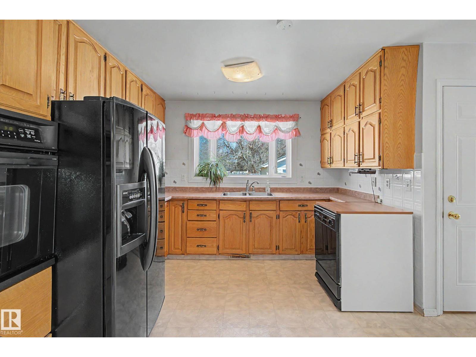7711 156 St Nw, Edmonton, Alberta  T5R 1X6 - Photo 9 - E4485172