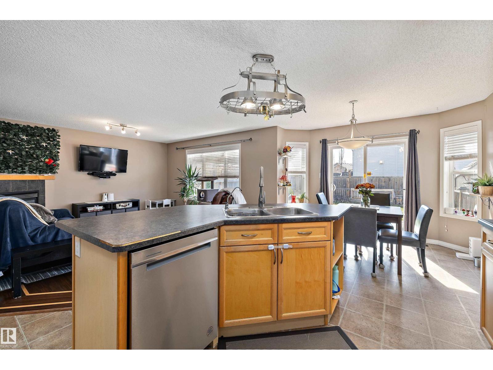 992 Regency Dr, Sherwood Park, Alberta  T8A 2H4 - Photo 17 - E4485174