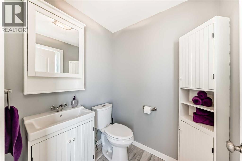 119 Woodglen Grove SW, Calgary, Alberta  T2W 4J9 - Photo 17 - A2304961
