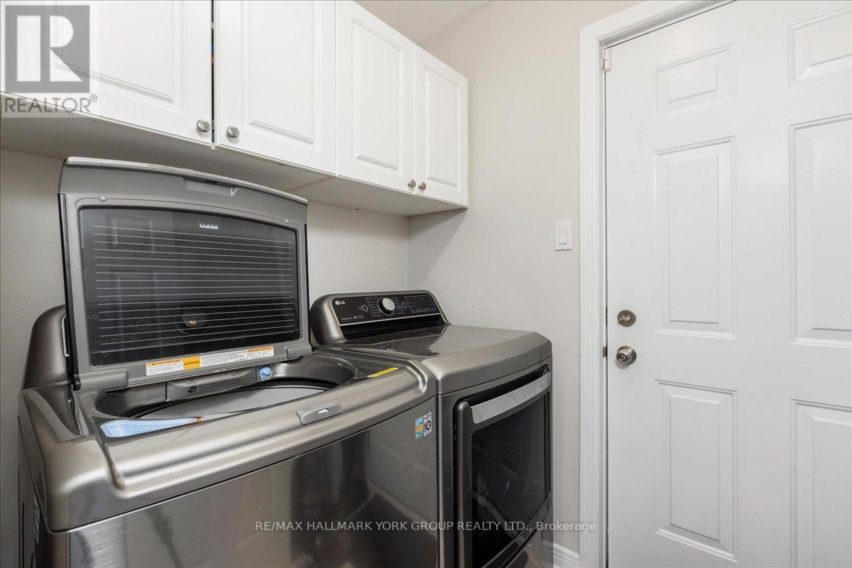 19 Silverstone Crescent, Georgina, Ontario  L4P 4A5 - Photo 8 - N13007476
