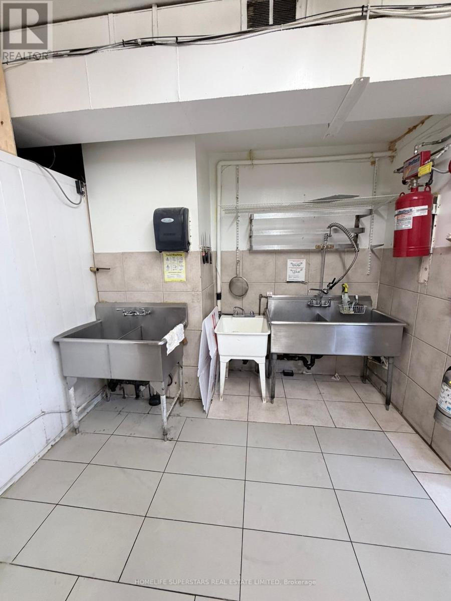 1708 Eglinton Avenue W, Toronto, Ontario  M6E 2H5 - Photo 5 - W13069004