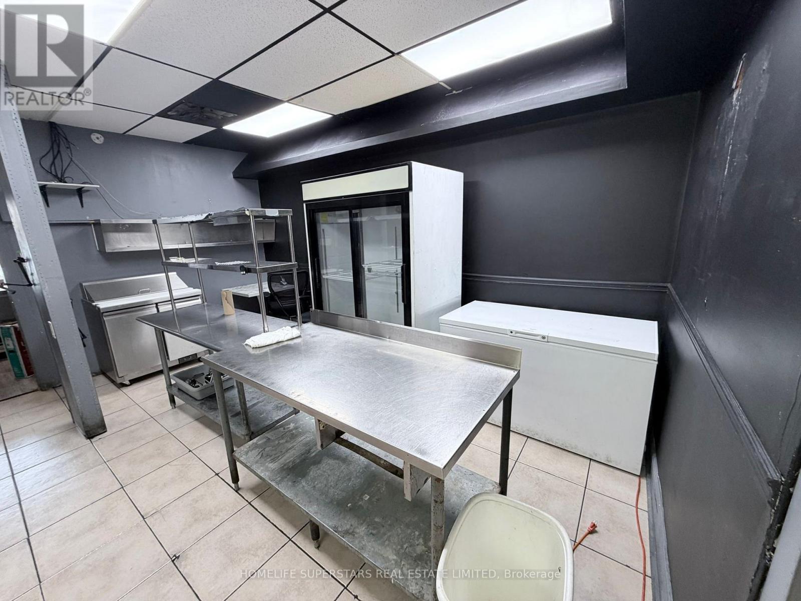 1708 Eglinton Avenue W, Toronto, Ontario  M6E 2H5 - Photo 9 - W13069004