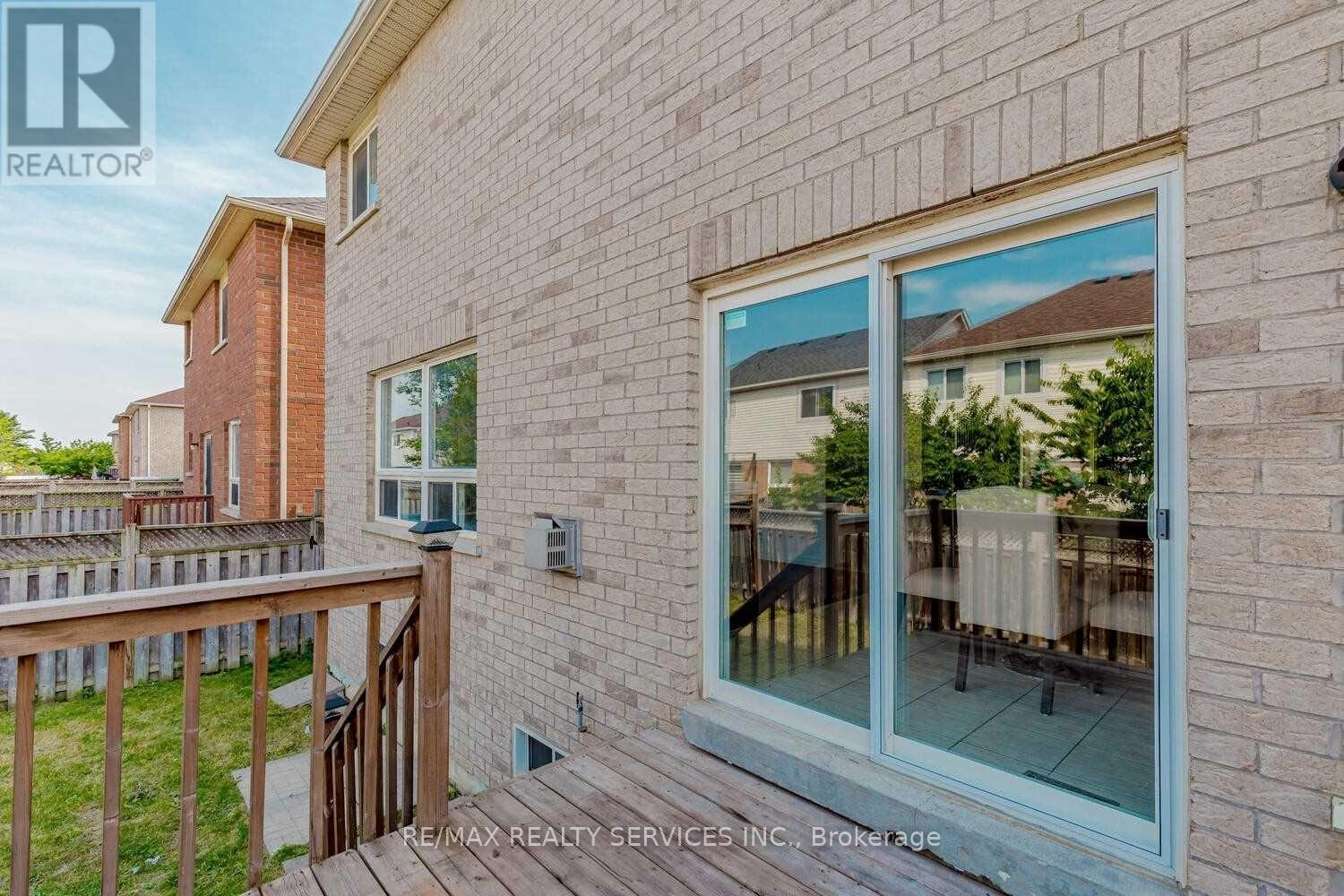 339 Edenbrook Hill (Upper) Drive, Brampton, Ontario  L7A 2L3 - Photo 26 - W13069058