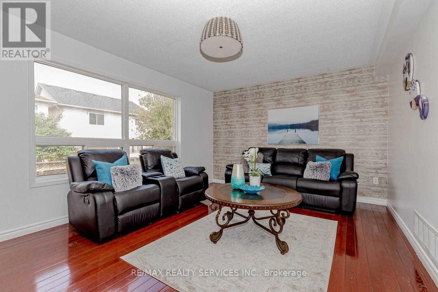 339 Edenbrook Hill (Upper) Drive, Brampton, Ontario  L7A 2L3 - Photo 6 - W13069058