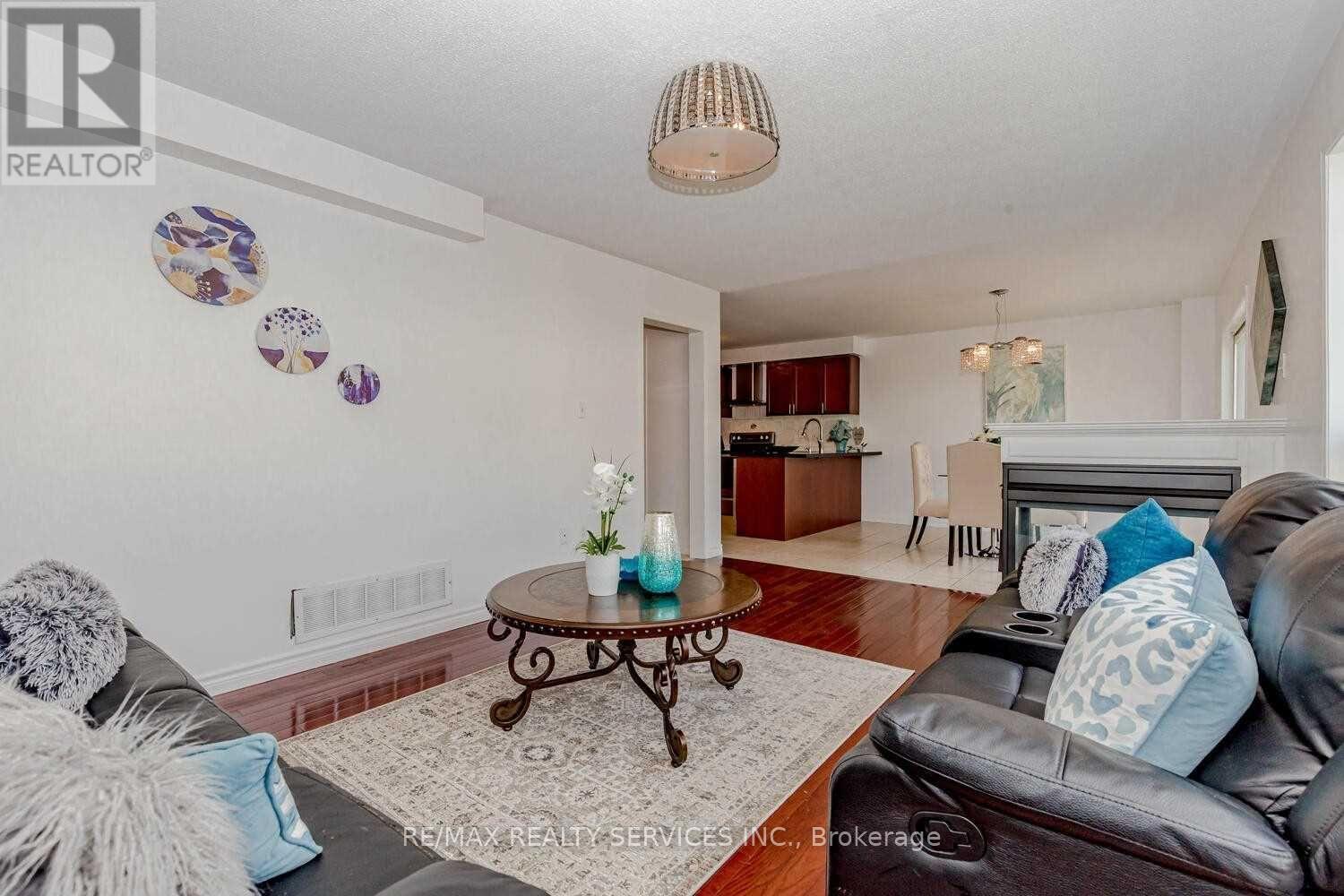 339 Edenbrook Hill (Upper) Drive, Brampton, Ontario  L7A 2L3 - Photo 8 - W13069058