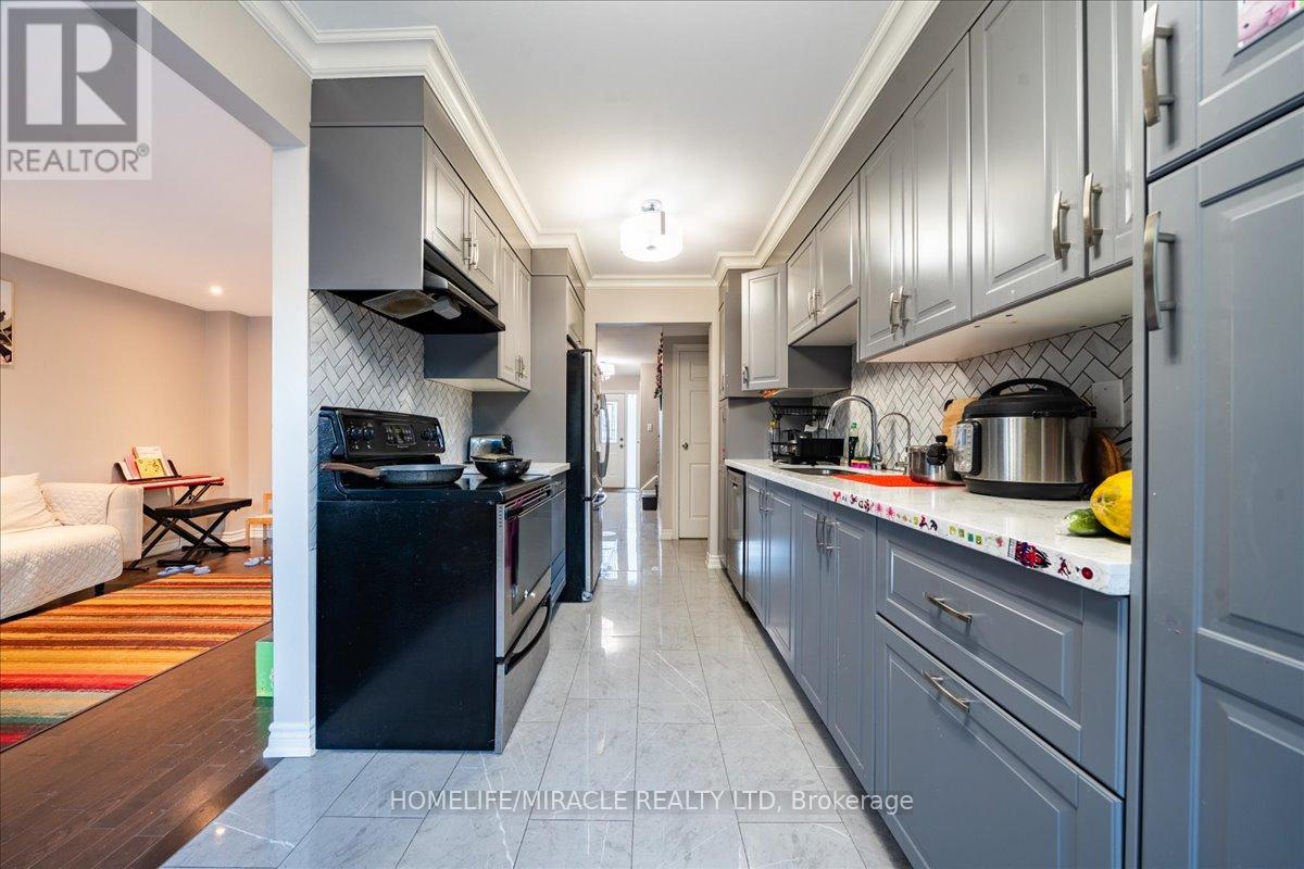 613 Galloway Crescent, Mississauga, Ontario  L5C 3R7 - Photo 12 - W13069072