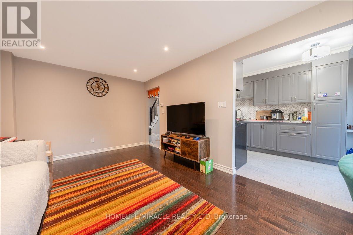 613 Galloway Crescent, Mississauga, Ontario  L5C 3R7 - Photo 16 - W13069072