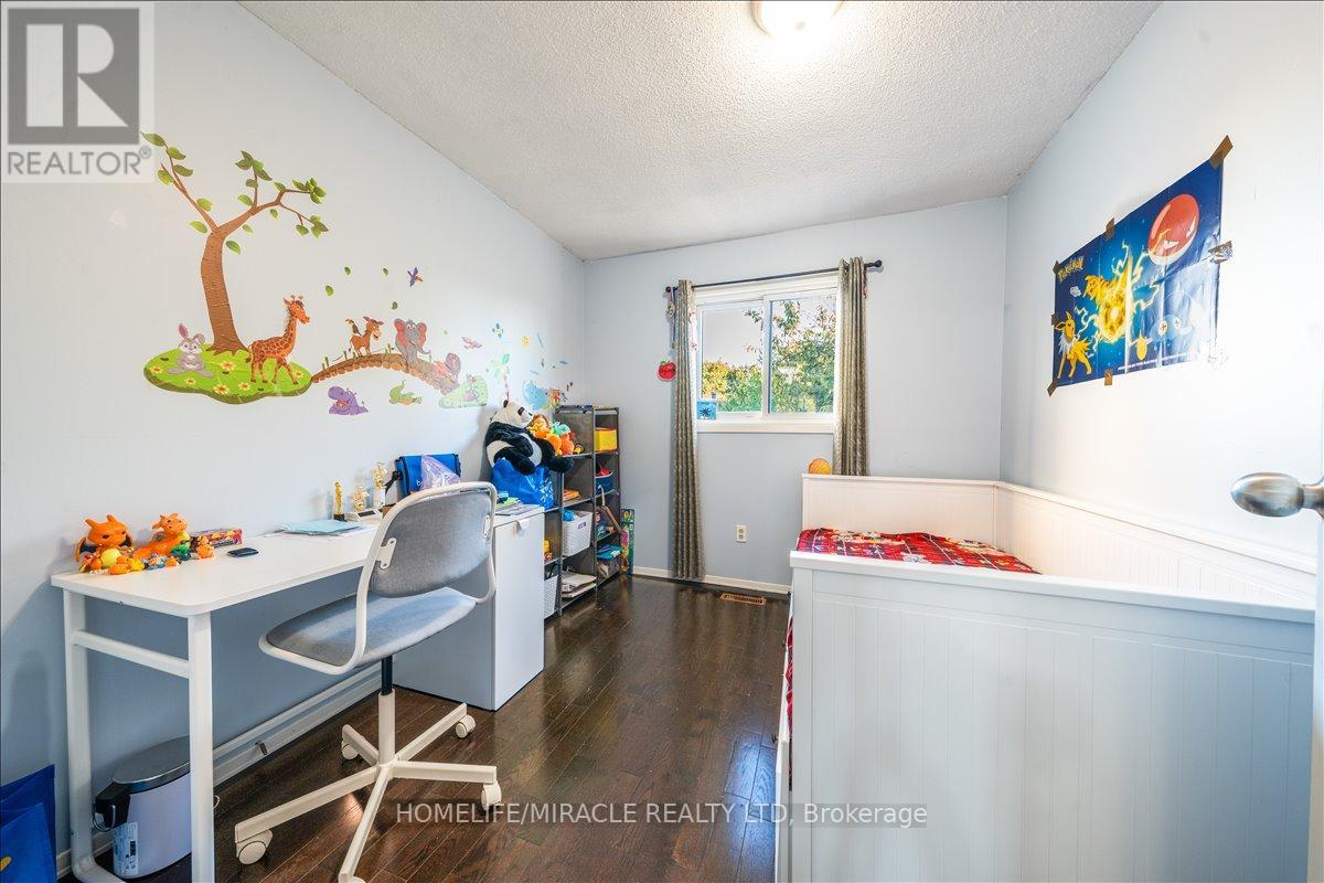 613 Galloway Crescent, Mississauga, Ontario  L5C 3R7 - Photo 21 - W13069072