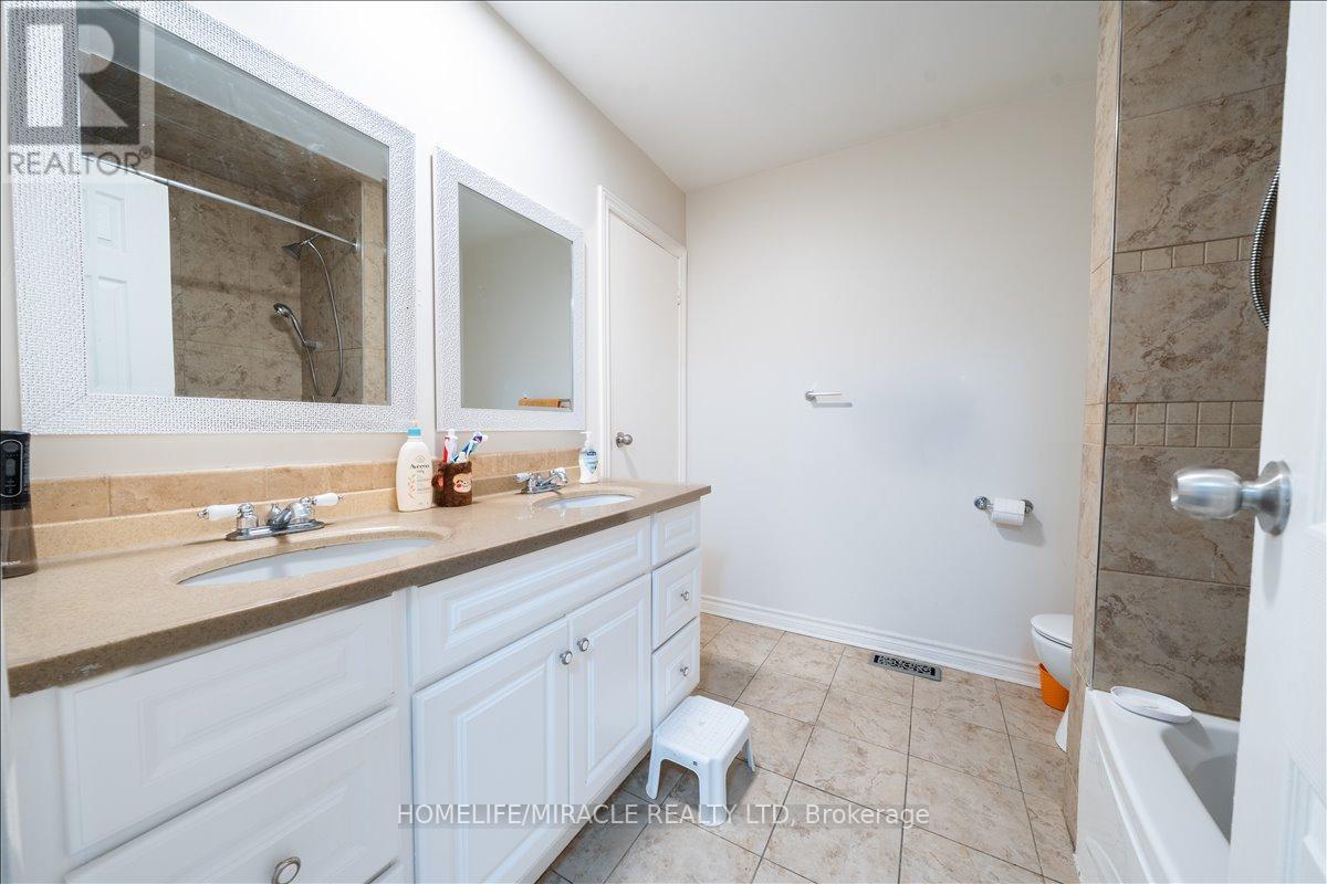 613 Galloway Crescent, Mississauga, Ontario  L5C 3R7 - Photo 26 - W13069072