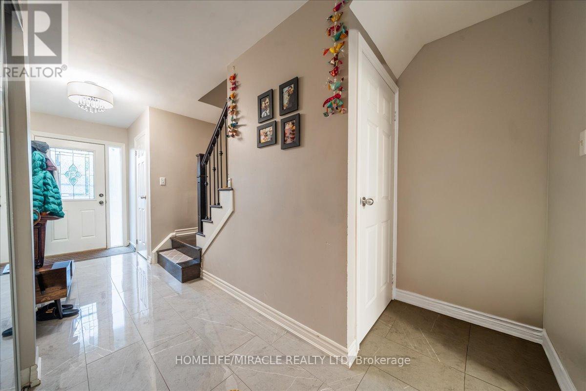613 Galloway Crescent, Mississauga, Ontario  L5C 3R7 - Photo 31 - W13069072