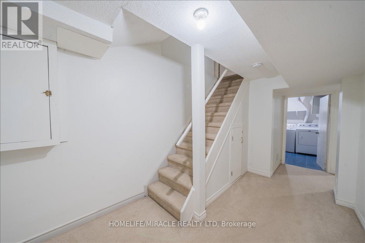 613 Galloway Crescent, Mississauga, Ontario  L5C 3R7 - Photo 32 - W13069072
