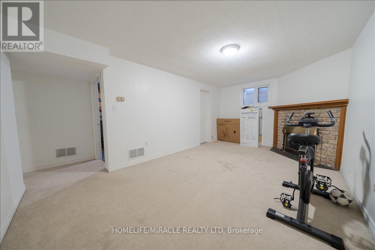 613 Galloway Crescent, Mississauga, Ontario  L5C 3R7 - Photo 35 - W13069072