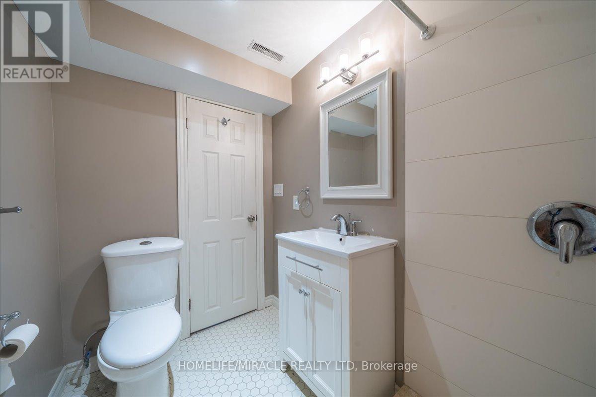 613 Galloway Crescent, Mississauga, Ontario  L5C 3R7 - Photo 38 - W13069072