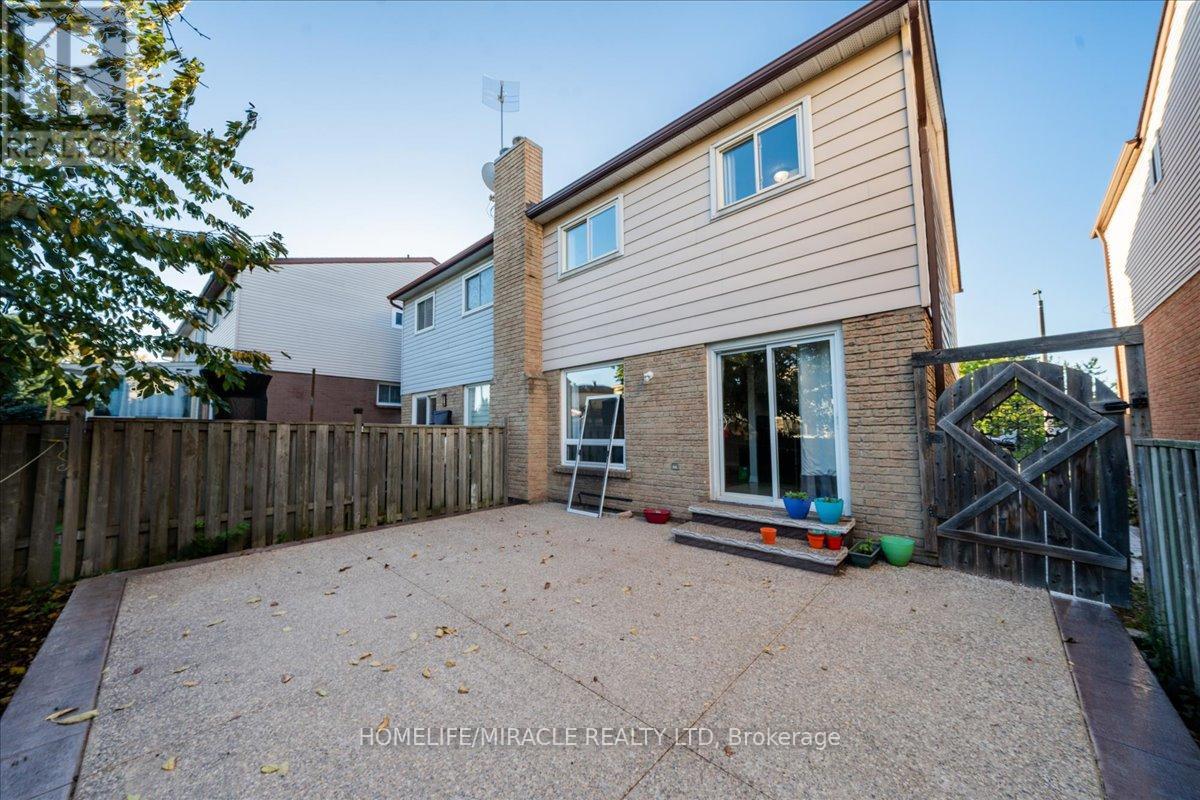 613 Galloway Crescent, Mississauga, Ontario  L5C 3R7 - Photo 6 - W13069072