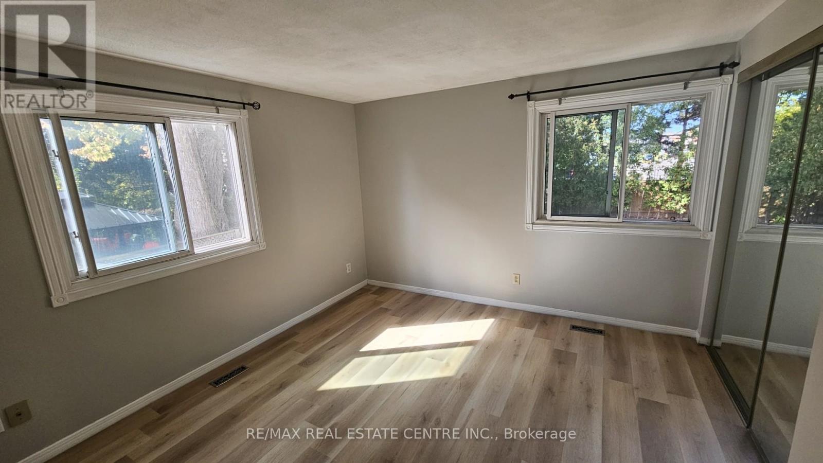 3413 Rockwood Drive, Burlington, Ontario  L7N 3H6 - Photo 11 - W13069106