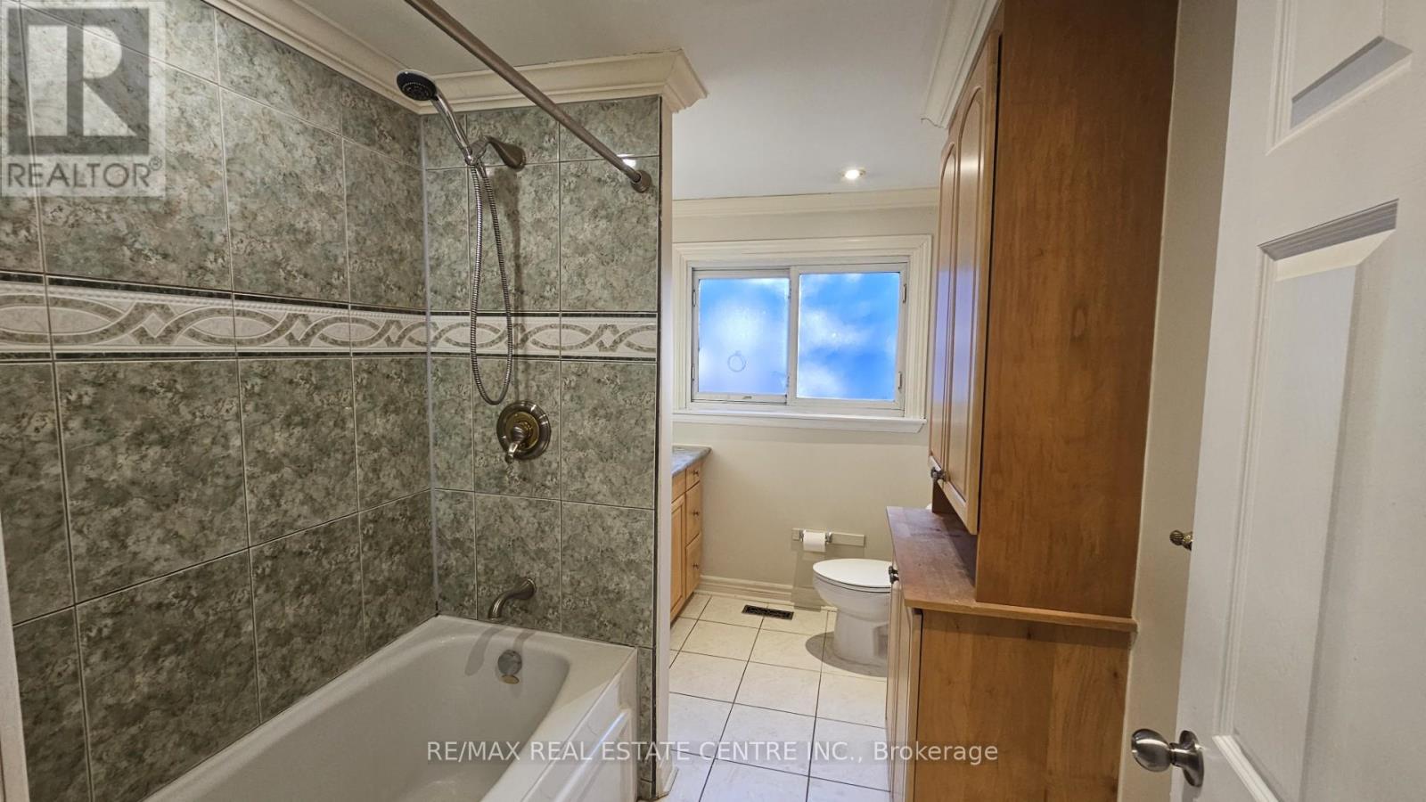 3413 Rockwood Drive, Burlington, Ontario  L7N 3H6 - Photo 16 - W13069106