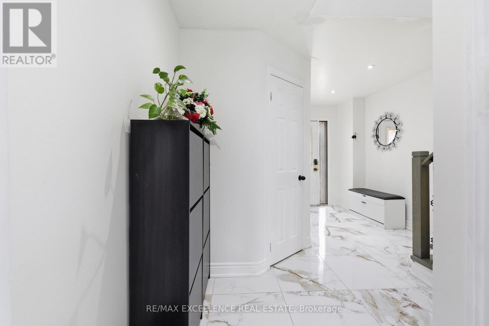 86 Trewartha Crescent, Brampton, Ontario  L6Z 1X4 - Photo 4 - W13069120