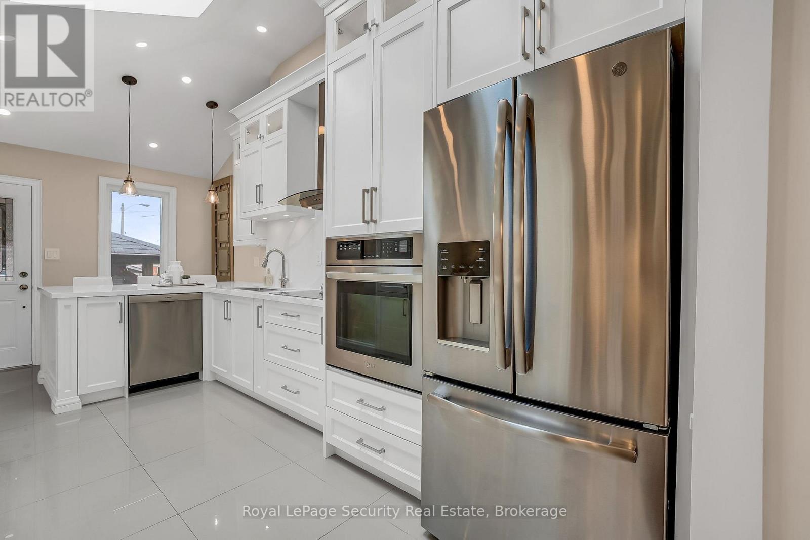 67 Northland Avenue, Toronto, Ontario  M6N 2C9 - Photo 18 - W13069352