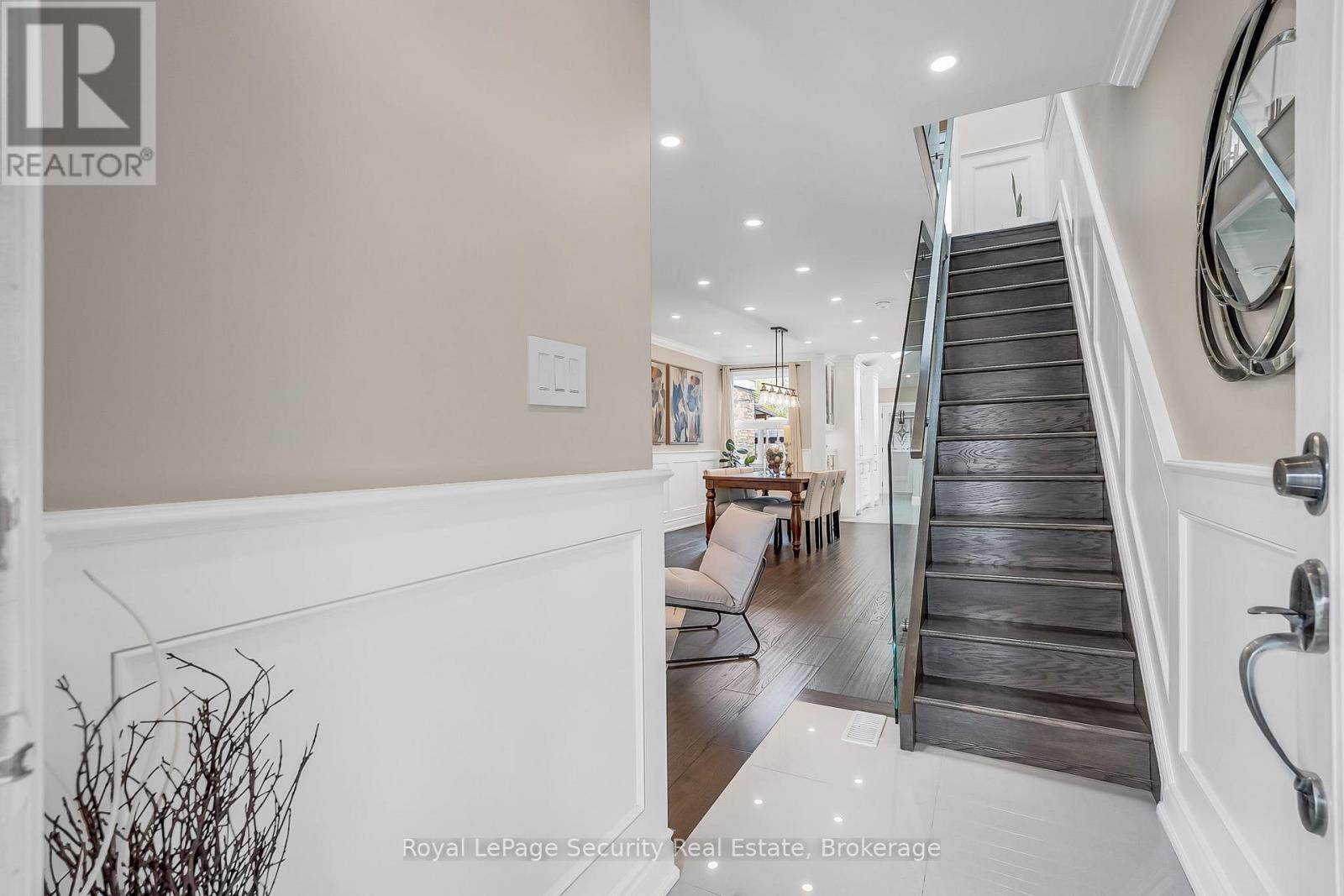67 Northland Avenue, Toronto, Ontario  M6N 2C9 - Photo 6 - W13069352