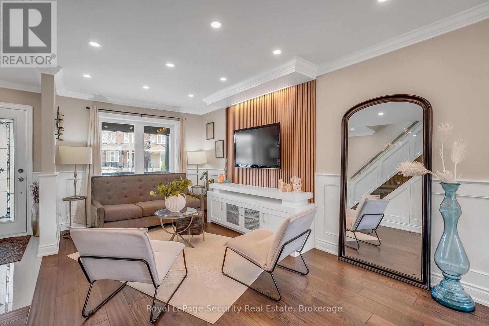 67 Northland Avenue, Toronto, Ontario  M6N 2C9 - Photo 7 - W13069352