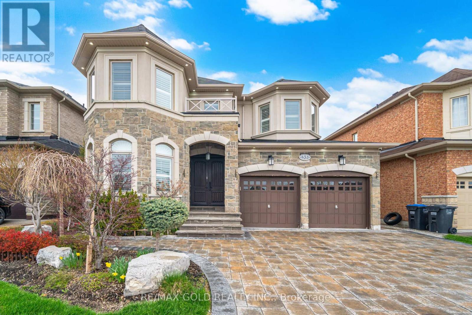 53 Martin Byrne Drive, Brampton, Ontario  L6P 4C2 - Photo 2 - W13069368