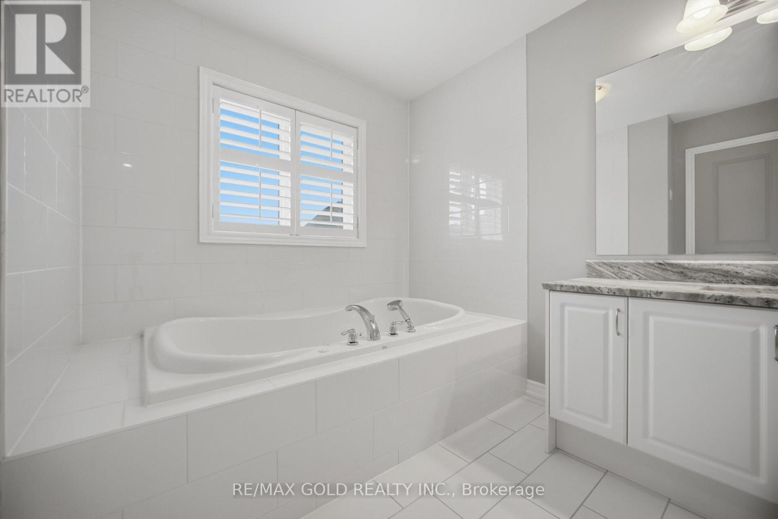 53 Martin Byrne Drive, Brampton, Ontario  L6P 4C2 - Photo 23 - W13069368