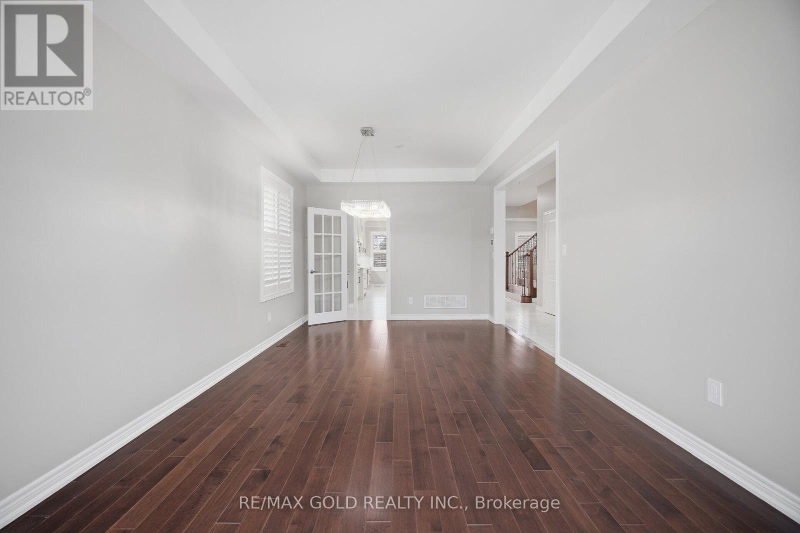 53 Martin Byrne Drive, Brampton, Ontario  L6P 4C2 - Photo 4 - W13069368