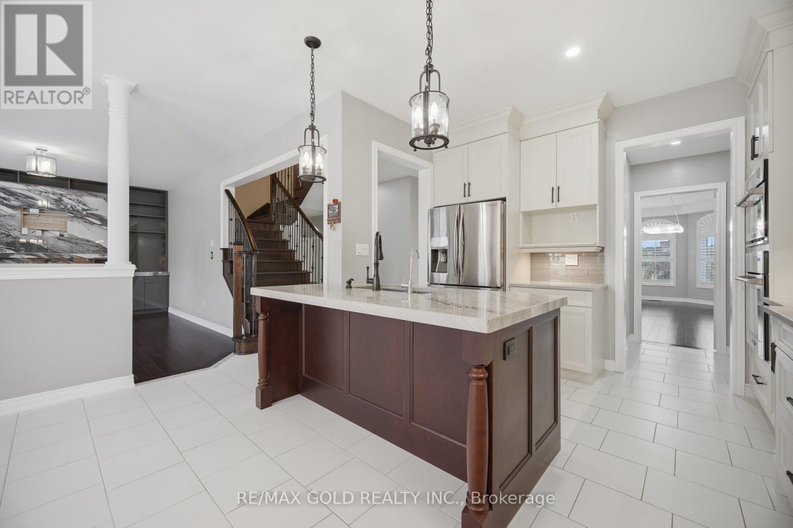 53 Martin Byrne Drive, Brampton, Ontario  L6P 4C2 - Photo 8 - W13069368