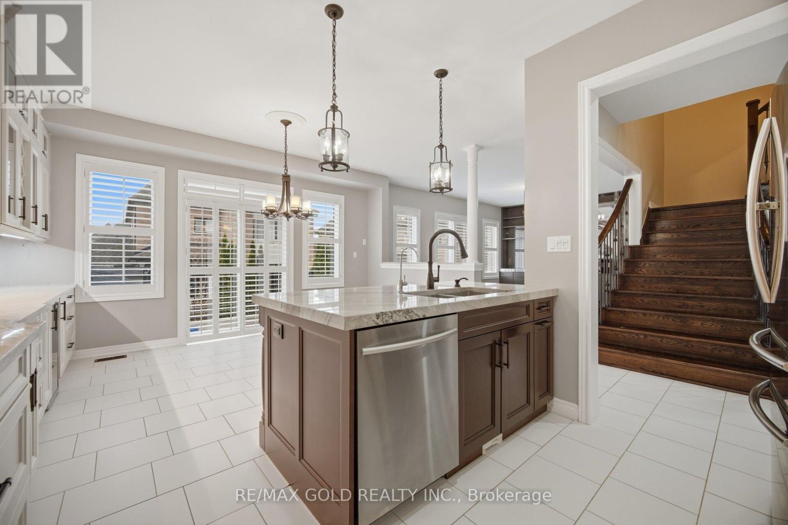 53 Martin Byrne Drive, Brampton, Ontario  L6P 4C2 - Photo 9 - W13069368