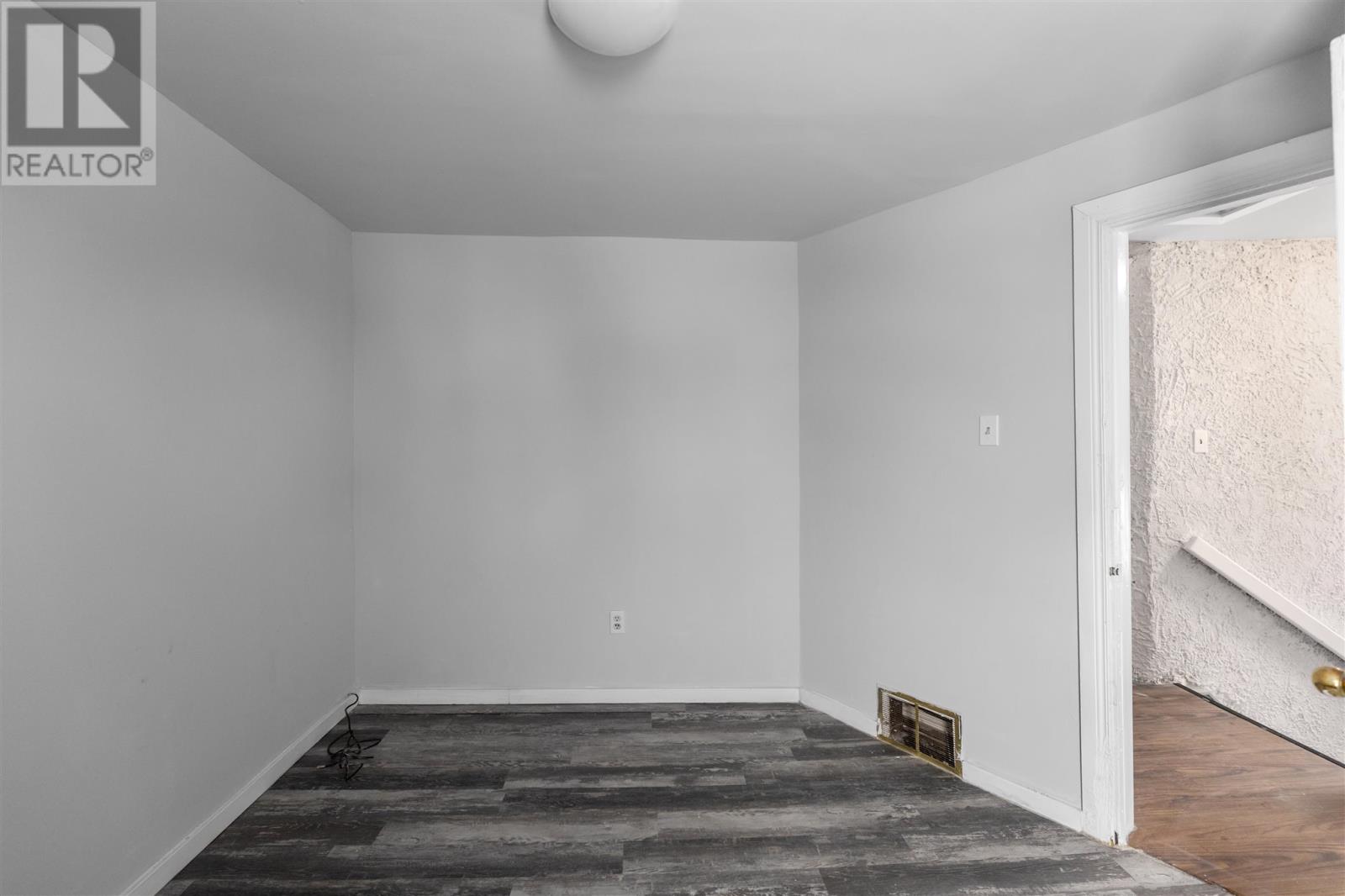 32 Cathcart St, Sault Ste. Marie, Ontario  P6A 1E1 - Photo 27 - SM253455