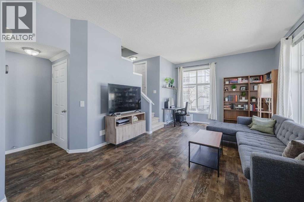 322 Mckenzie Towne Link Se, Calgary, Alberta  T2Z 4E8 - Photo 3 - A2306838