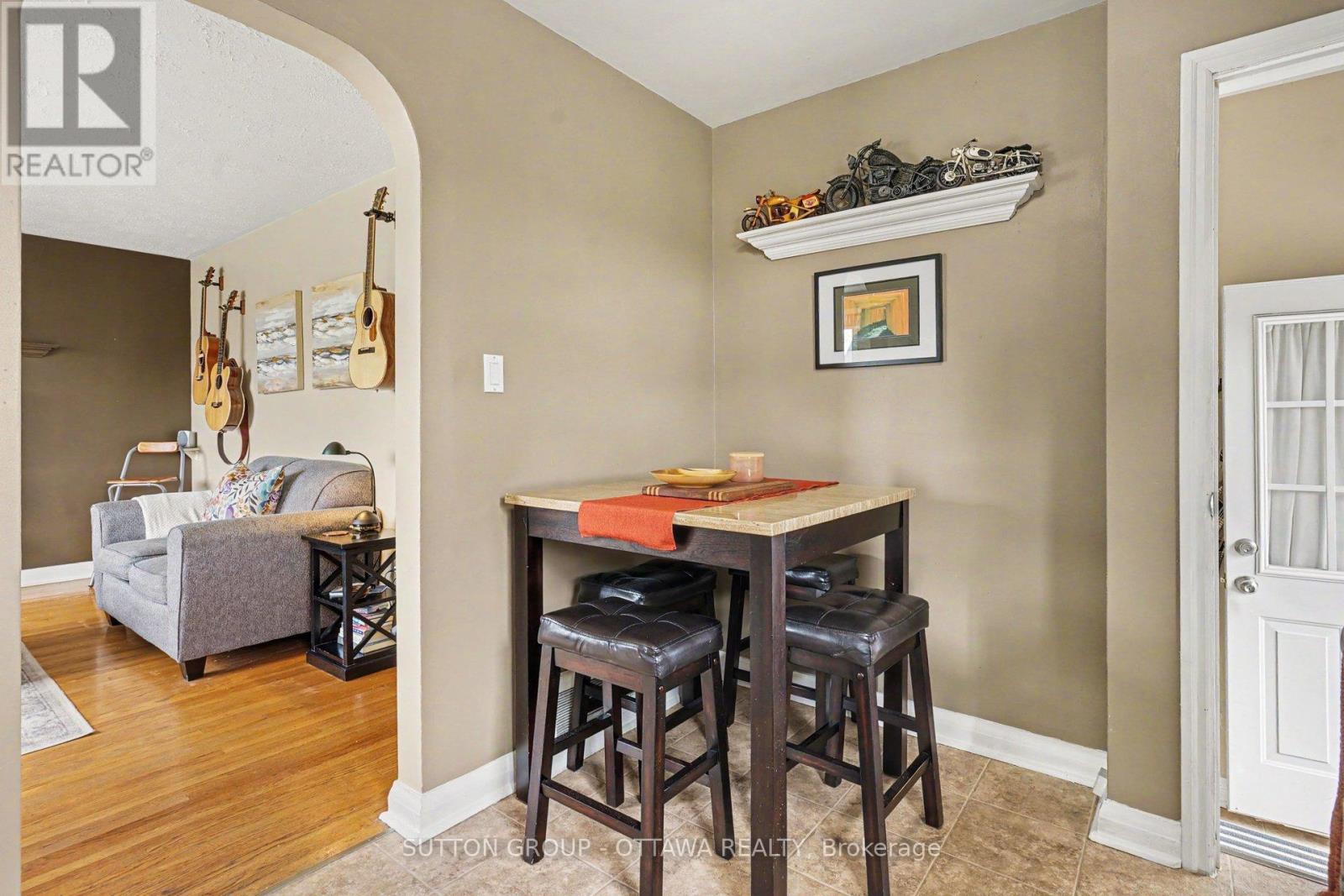 323 Wilson Road S, Oshawa, Ontario  L1H 6C4 - Photo 5 - E13069488