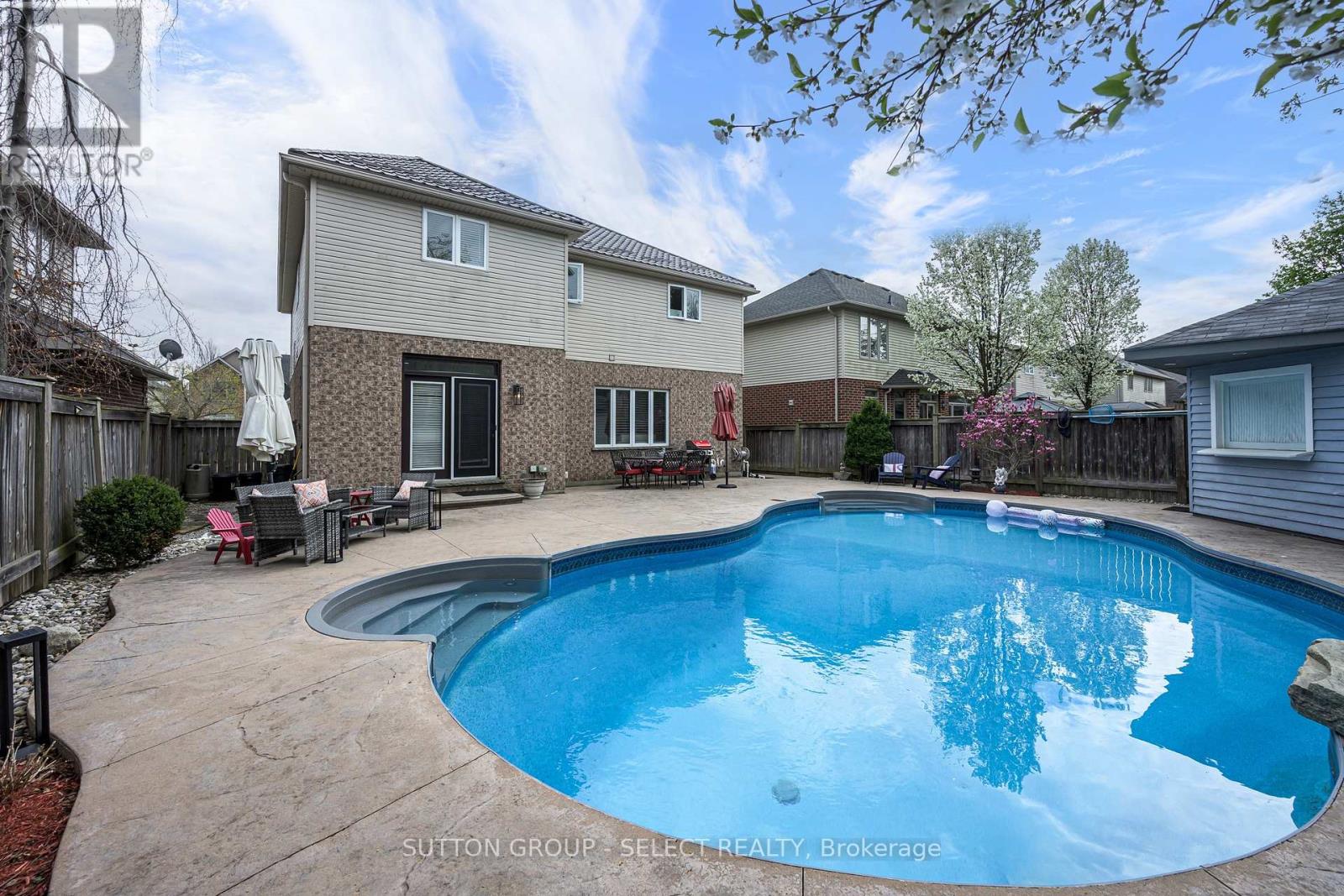 294 Berryhill Drive, London North, Ontario  N5X 4M4 - Photo 4 - X13069656