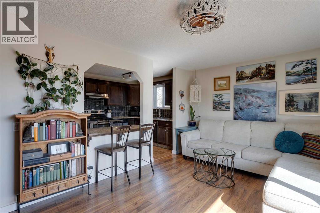 301, 2203 14 Street SW, Calgary, Alberta